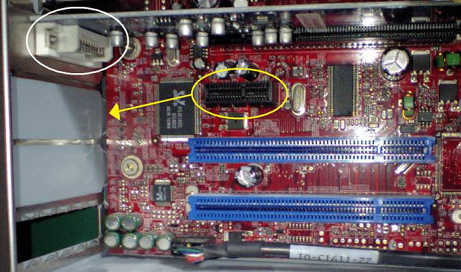 PCI Express x1スロットを説明する写真